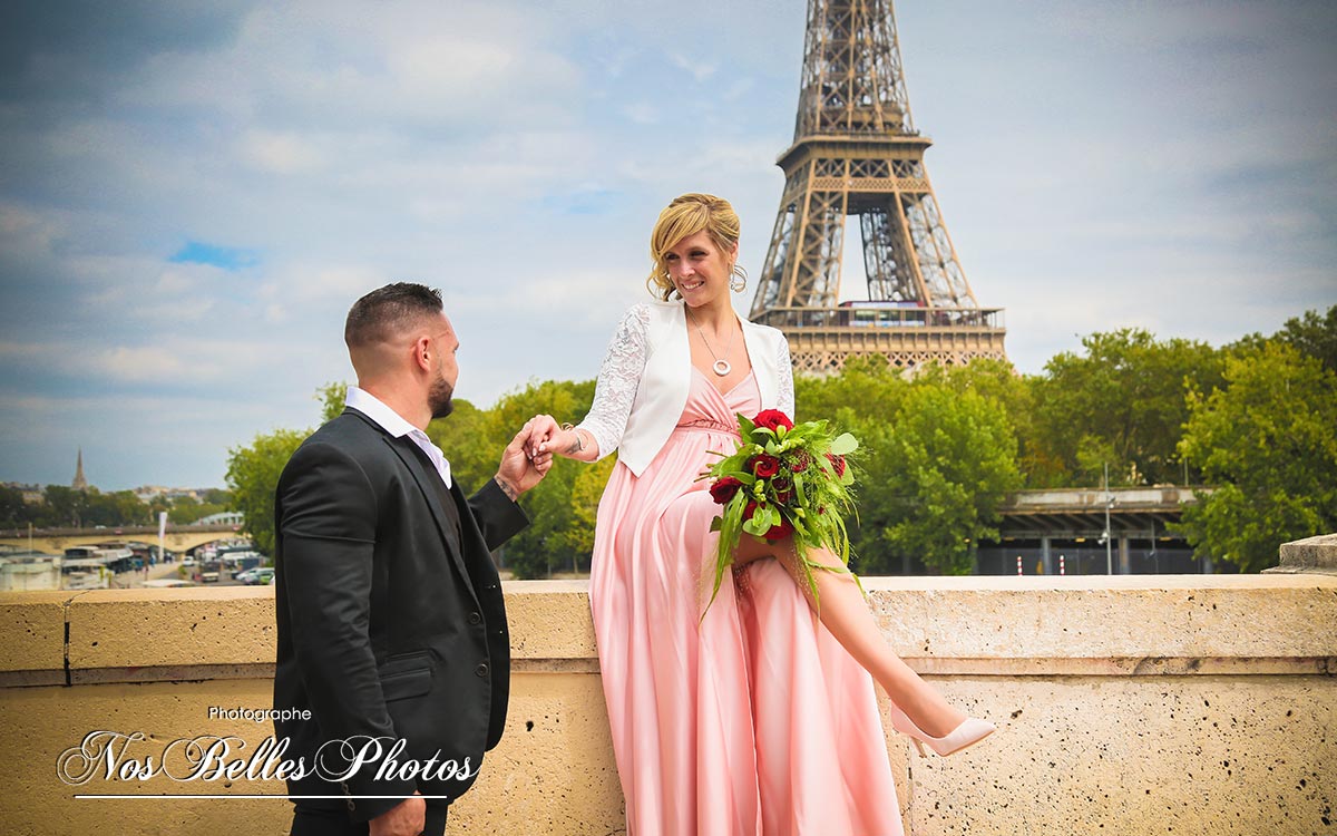 Photographe couple Paris, séance photo mariage Day After à Paris